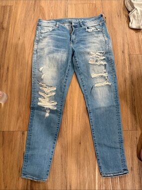 American Eagle Outfitters Light Blue Distressed Jeggings